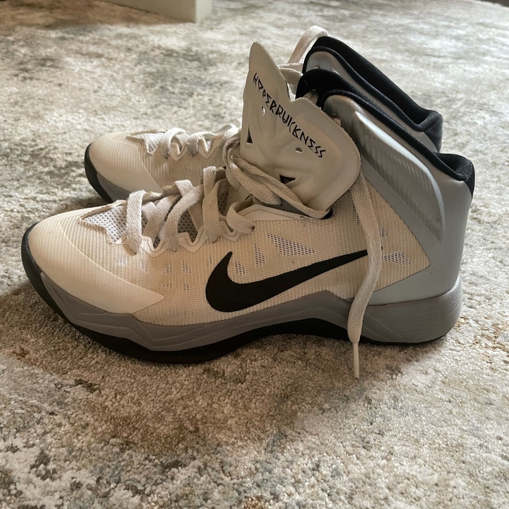 Women’s nike basketball shoes